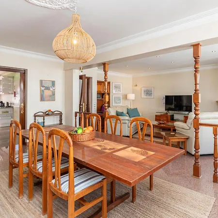 Casa Pink Flamingo Spacious Town Centre Villa