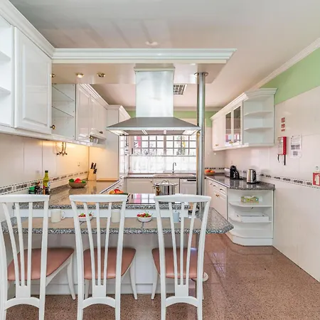 Casa Pink Flamingo Spacious Town Centre Villa *