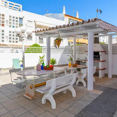 Casa Pink Flamingo Spacious Town Centre Villa