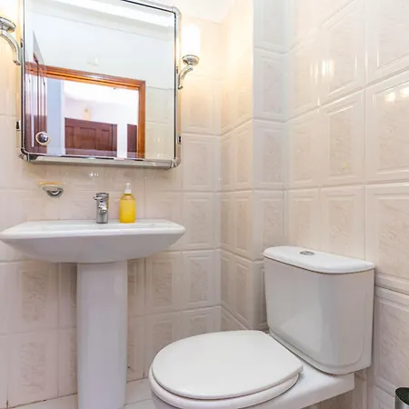 Casa Pink Flamingo Spacious Town Centre Tavira