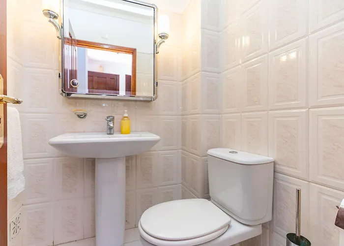 Casa Pink Flamingo Spacious Town Centre تافيرا